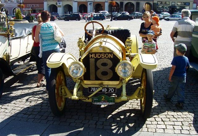 Hudson Type 37 Hudson Type 37