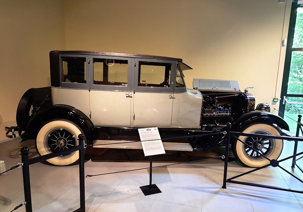 Lincoln Model L Sedan - Image 5