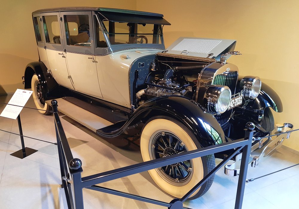 Lincoln Model L Sedan - Image 4