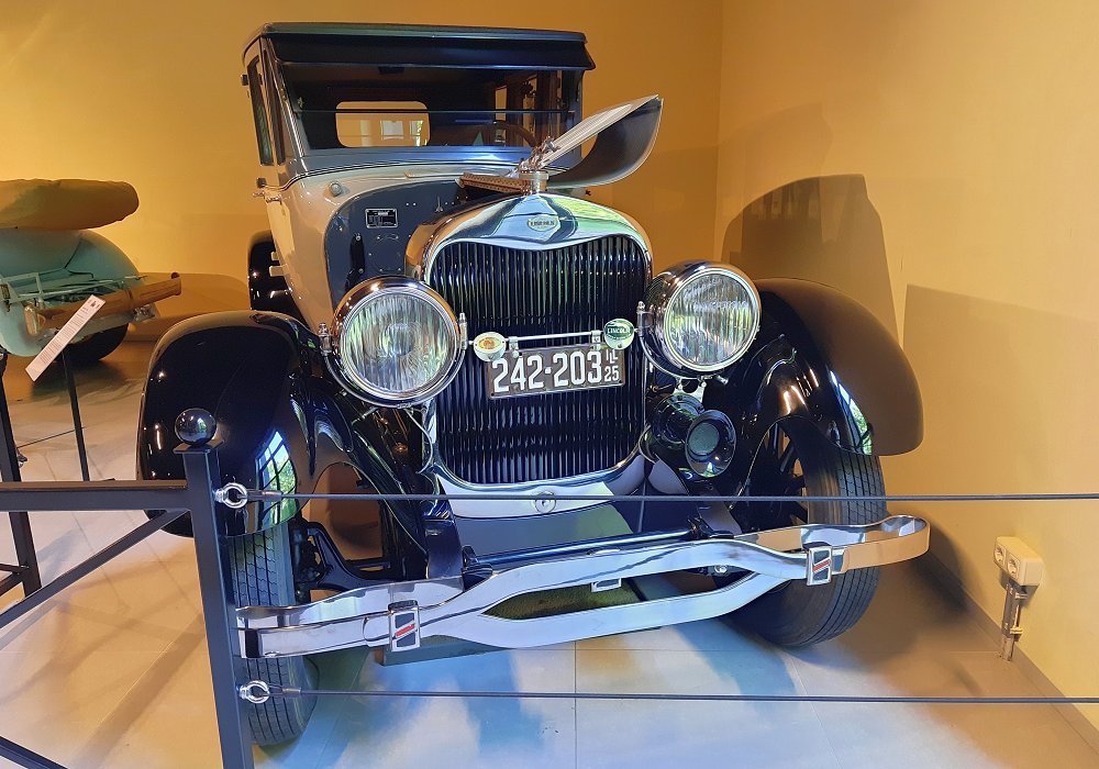 Lincoln Model L Sedan - Image 3