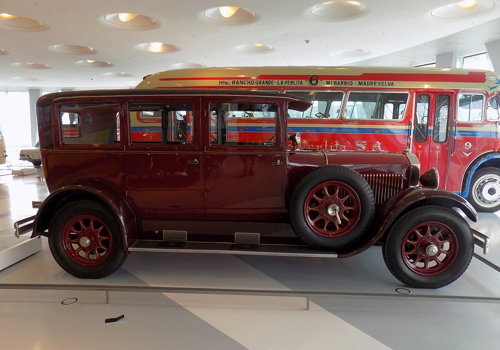 Mercedes-Benz 12/55 PS Pullman Limousine