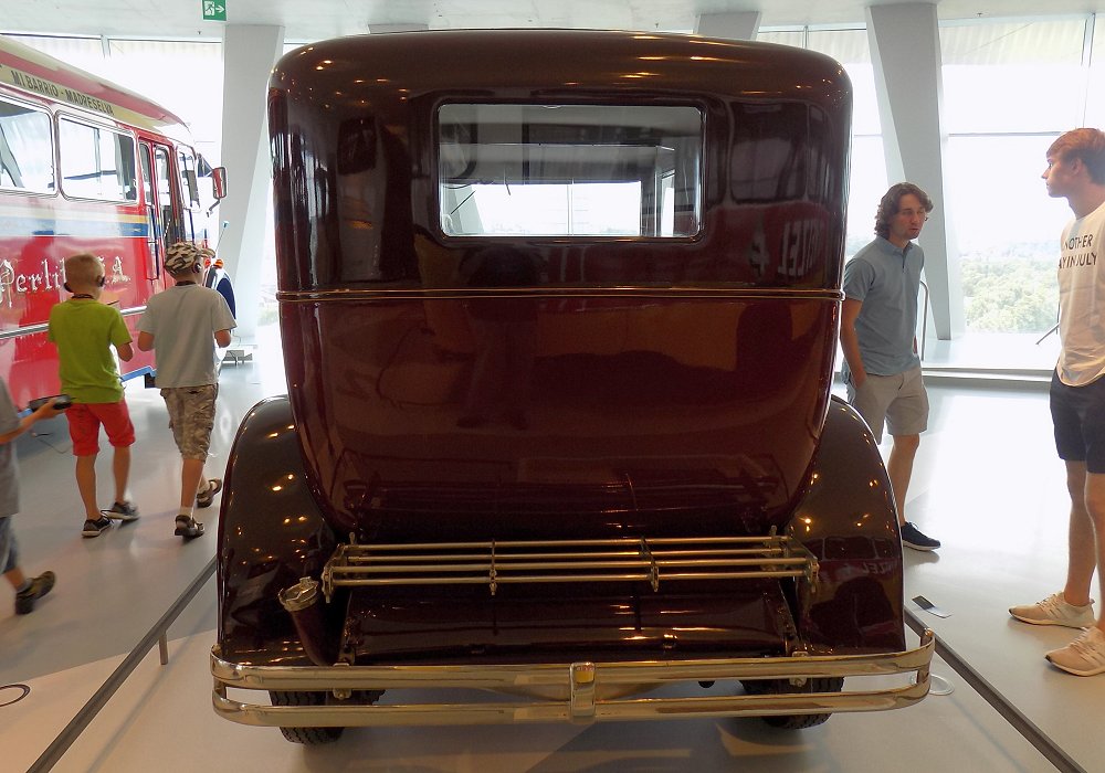 Mercedes-Benz 12/55 PS Pullman Limousine - Image 2