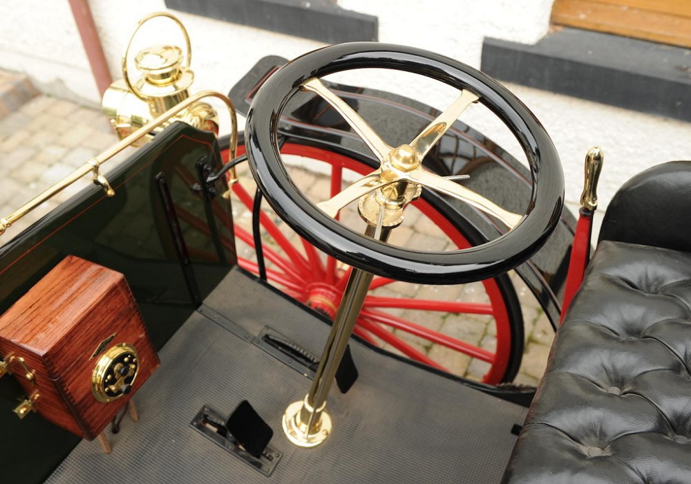 Pontiac 12 HP Runabout - Image 3