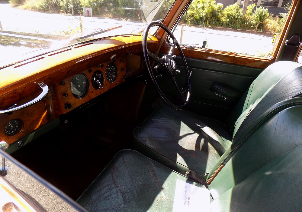 Bentley Mk VI Saloon