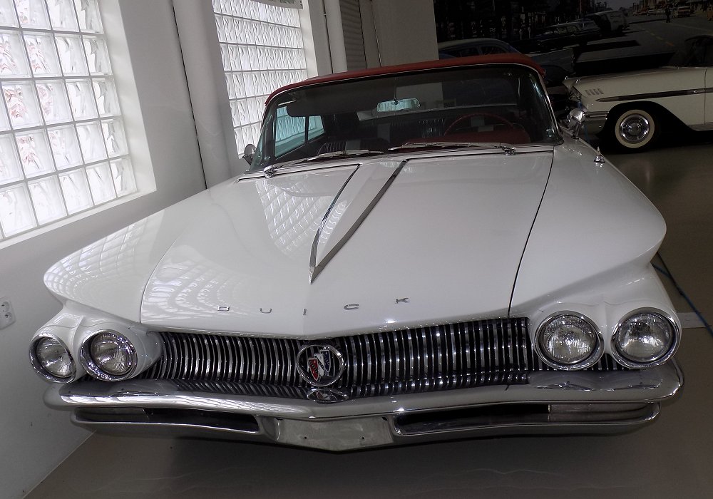 Buick Invicta Convertible