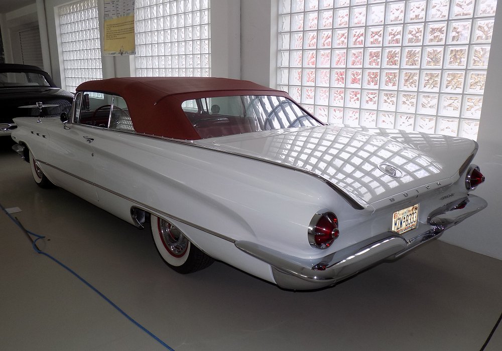 Buick Invicta Convertible