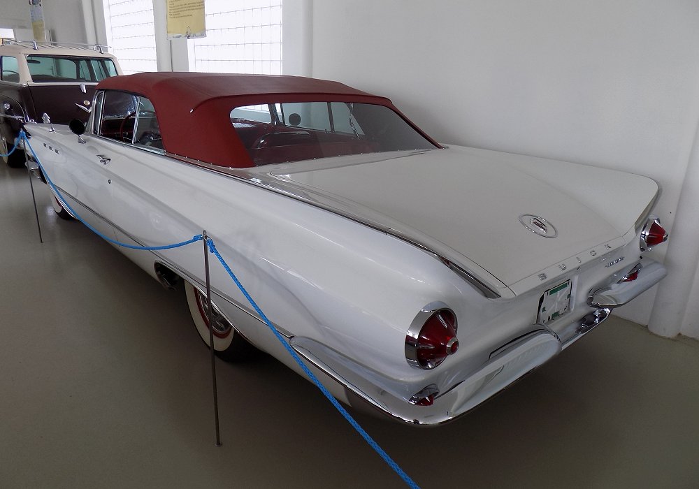 Buick Invicta Convertible