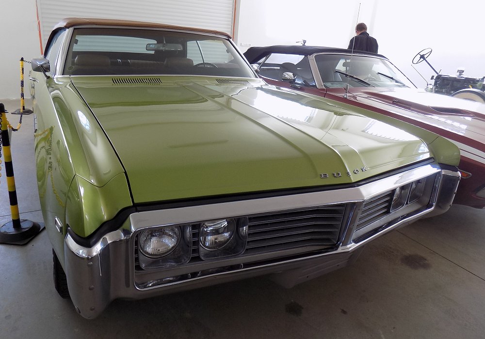 Buick LeSabre 400 Convertible