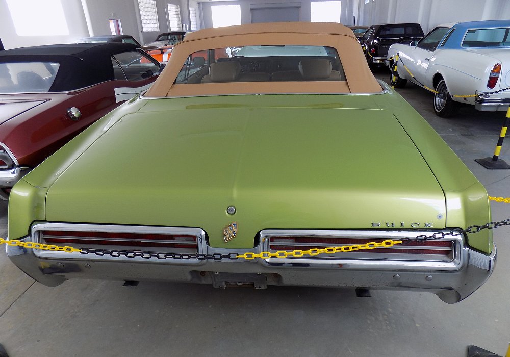 Buick LeSabre 400 Convertible