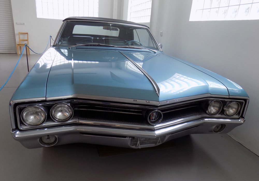 Buick Wildcat DeLuxe Convertible 401