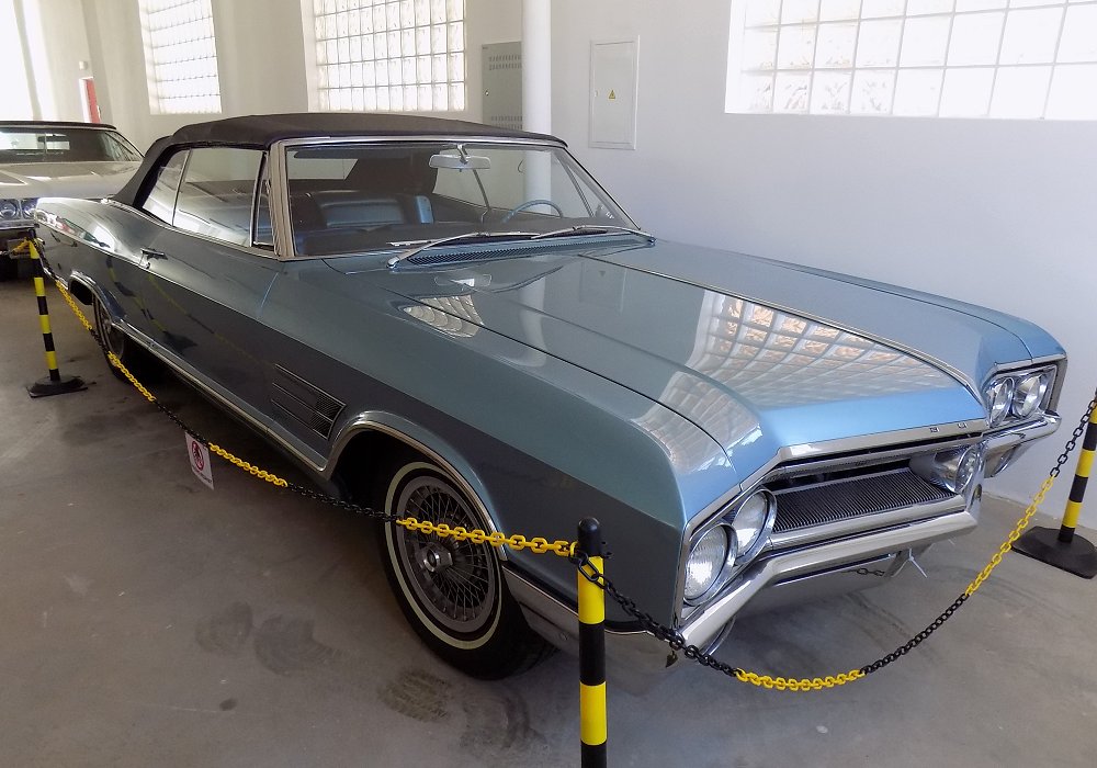 Buick Wildcat DeLuxe Convertible 401