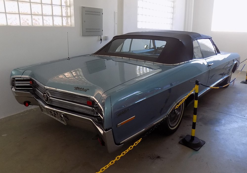 Buick Wildcat DeLuxe Convertible 401