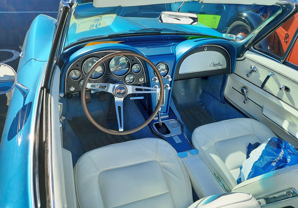 Chevrolet Corvette Sting Ray Convertible 250 HP