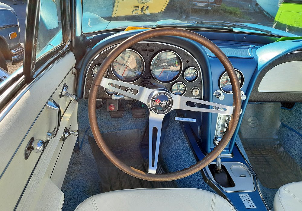 Chevrolet Corvette Sting Ray Convertible 250 HP