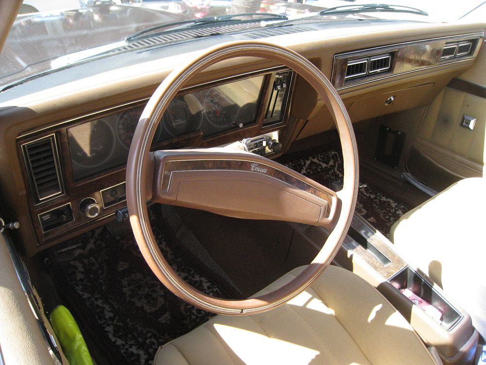 Chevrolet Nova Concours Sedan 250