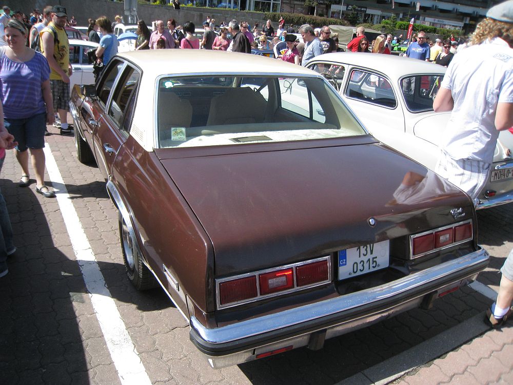 Chevrolet Nova Concours Sedan 250