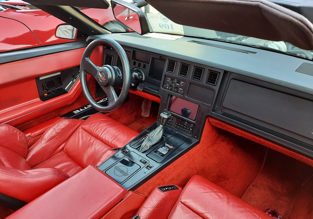 Chevrolet Corvette Convertible AT