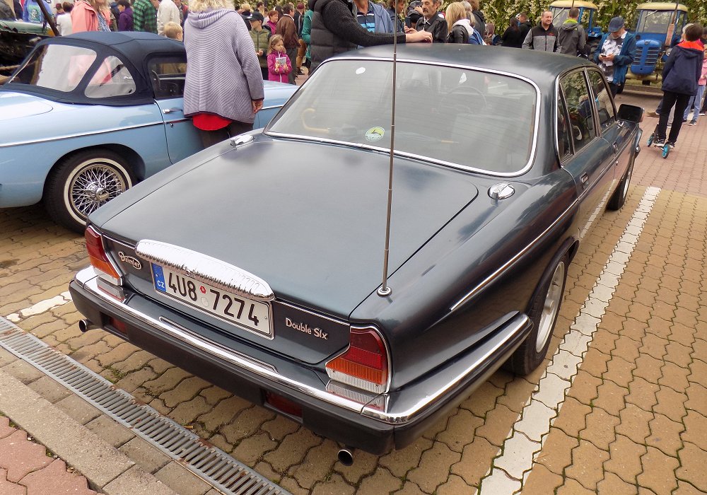 Daimler Double Six H.E. Series III