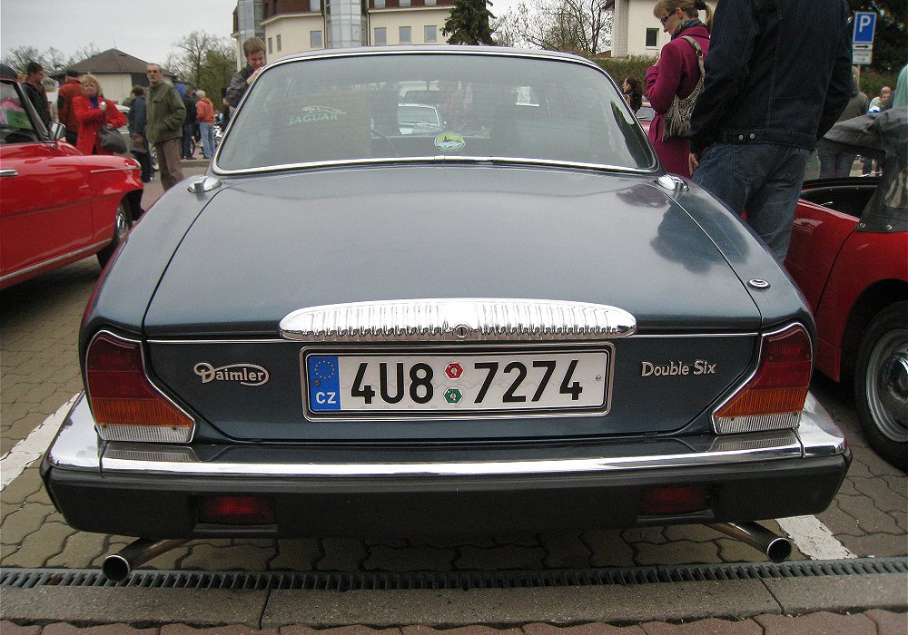 Daimler Double Six H.E. Series III