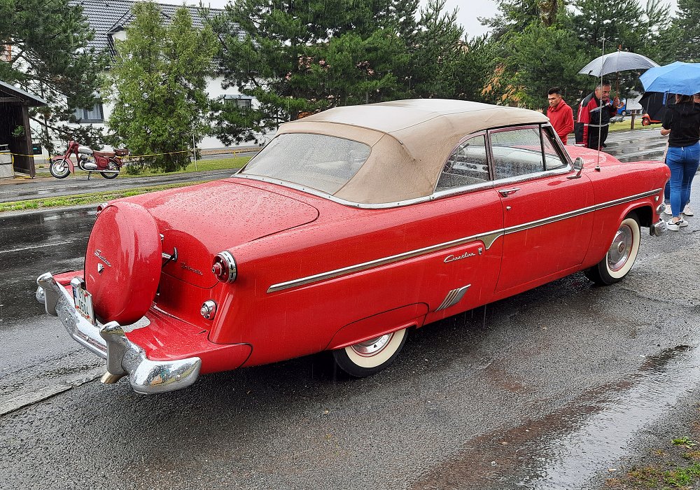 Ford Crestline Sunliner Convertible V8 130 HP