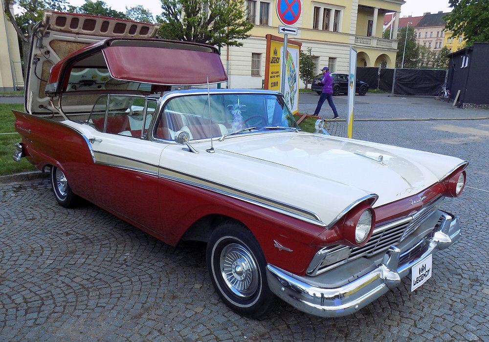 Ford Fairlane 500 Skyliner 312