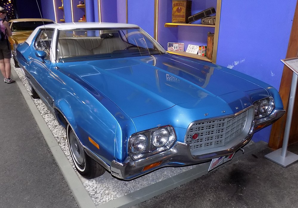 Ford Gran Torino Hardtop 351 V8