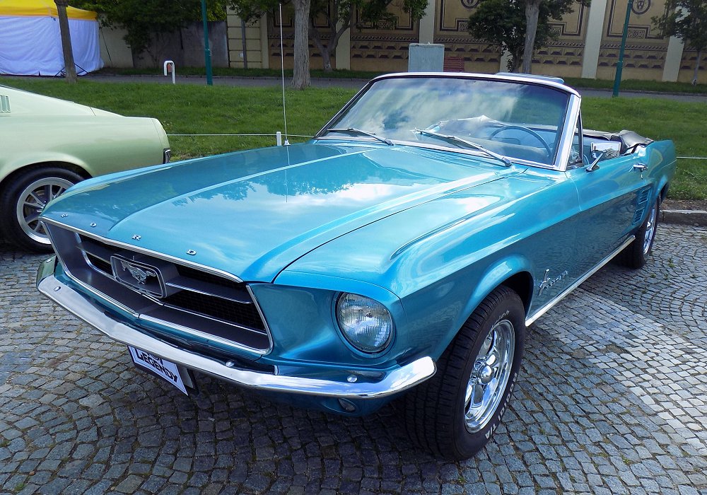 Ford Mustang Convertible GT 271 HP