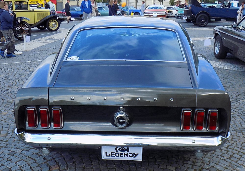 Ford Mustang Fastback 351