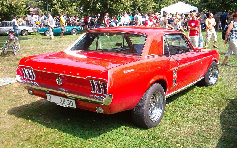 Ford Mustang GT 271 HP