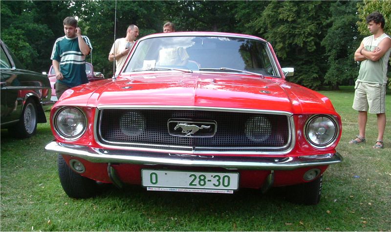 Ford Mustang GT 271 HP