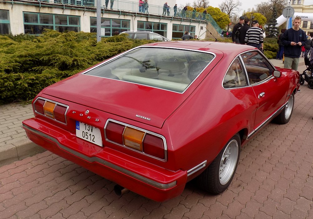 Ford Mustang II V8