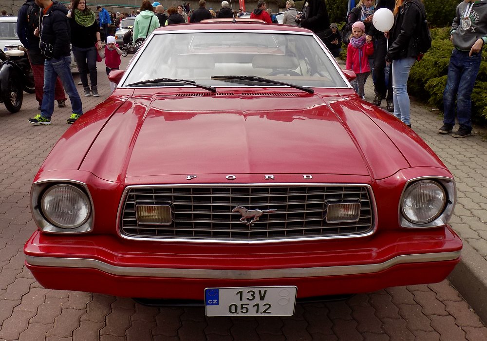 Ford Mustang II V8