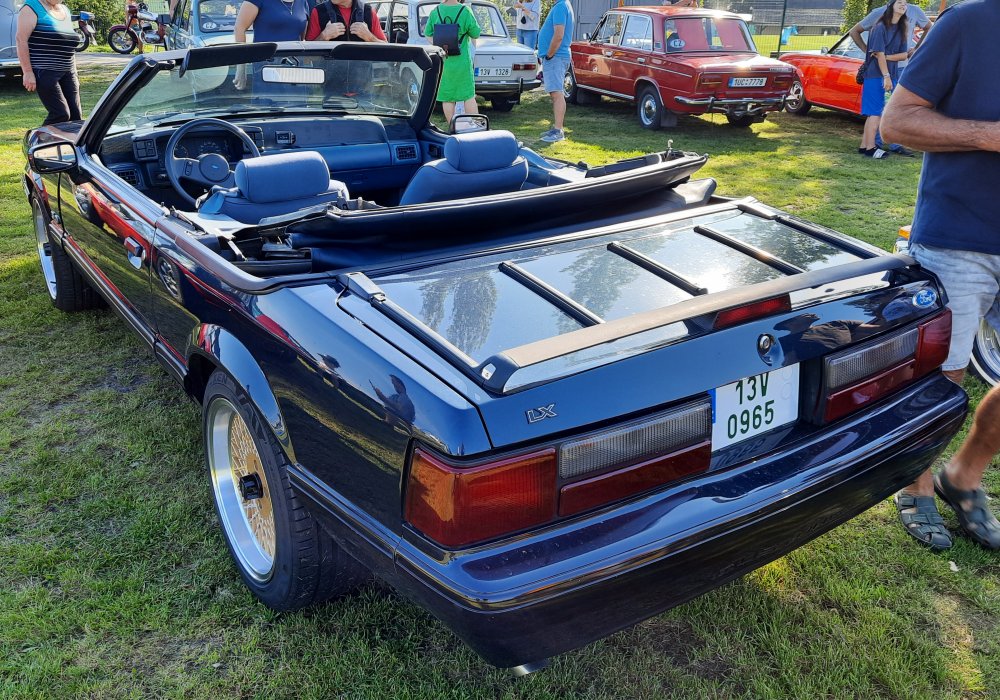 Ford Mustang LX Convertible 5.0