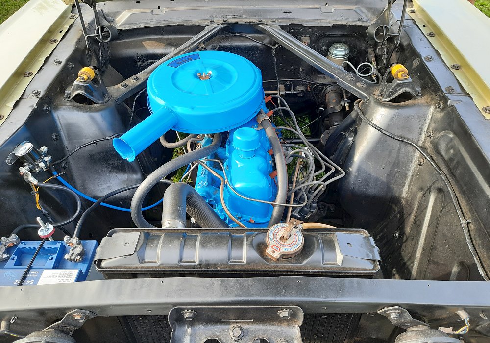 Ford Mustang Six 200