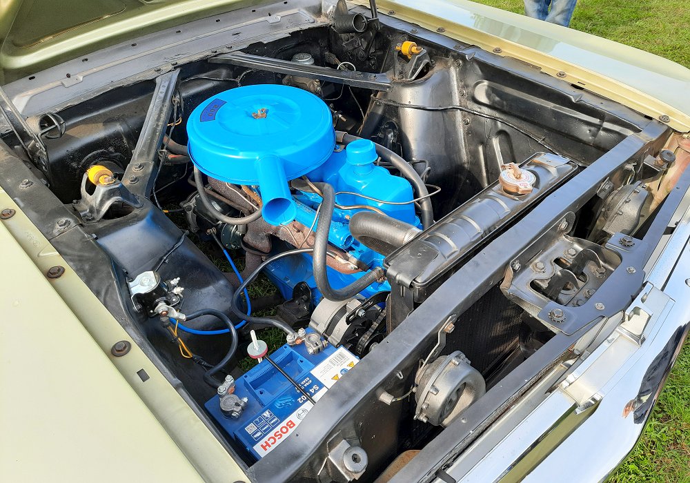 Ford Mustang Six 200