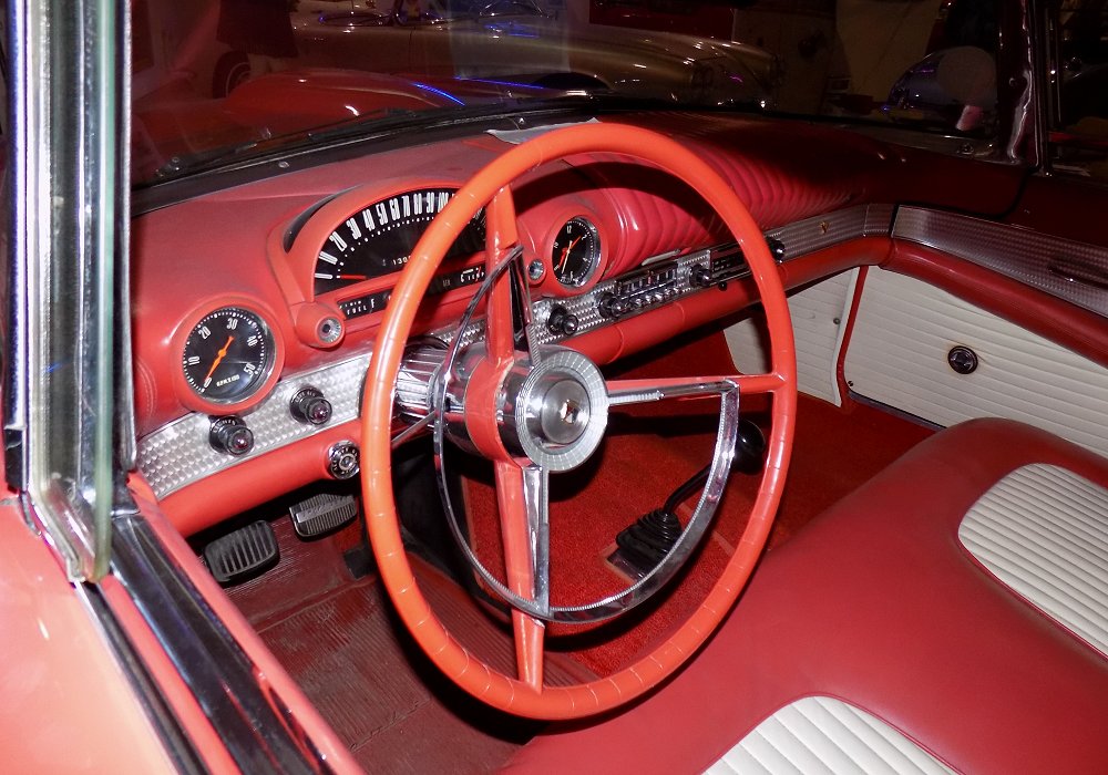 Ford Thunderbird Standard V8