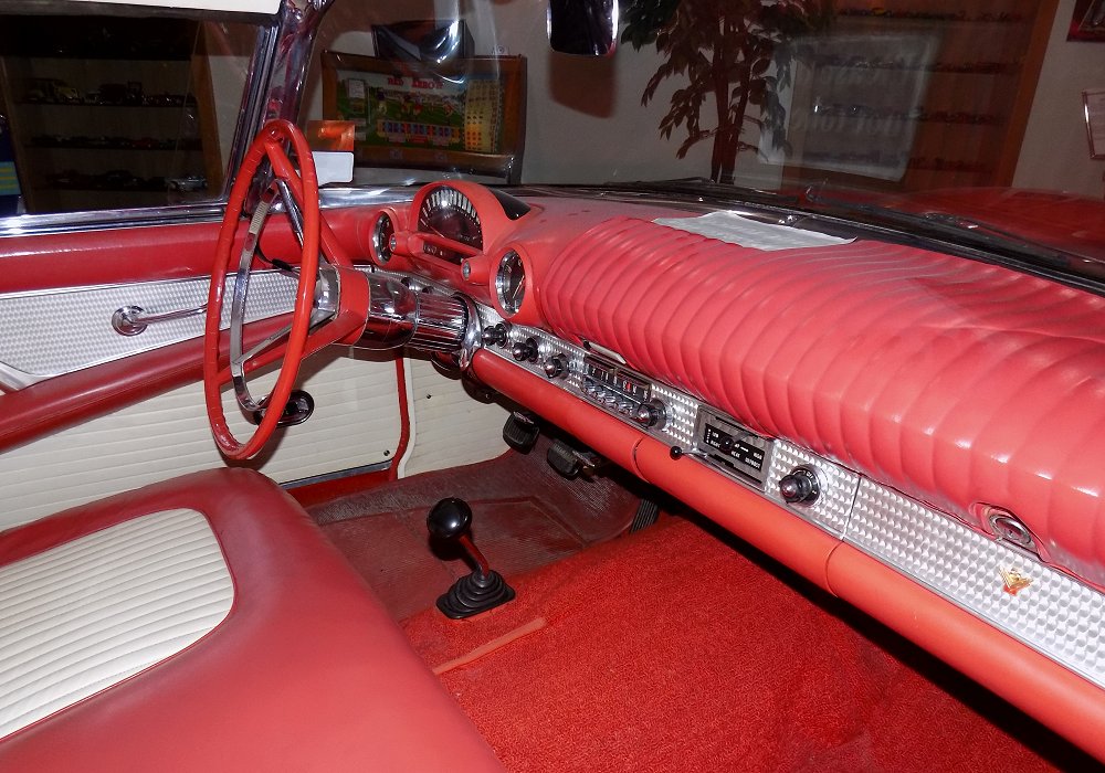 Ford Thunderbird Standard V8