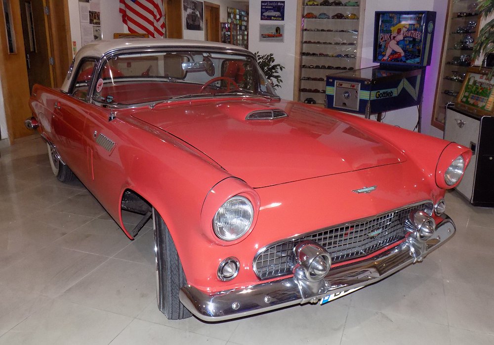 Ford Thunderbird Standard V8