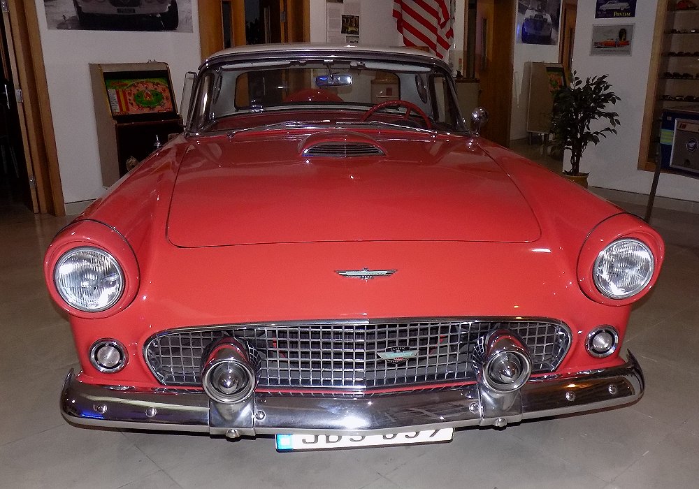 Ford Thunderbird Standard V8