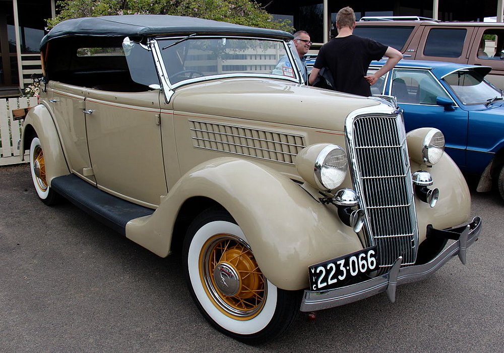 Ford V8 Model 48 DeLuxe Phaeton Ford V8 Model 48 DeLuxe Phaeton
