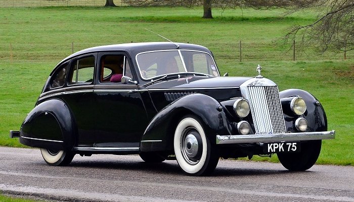 Invicta Black Prince Saloon