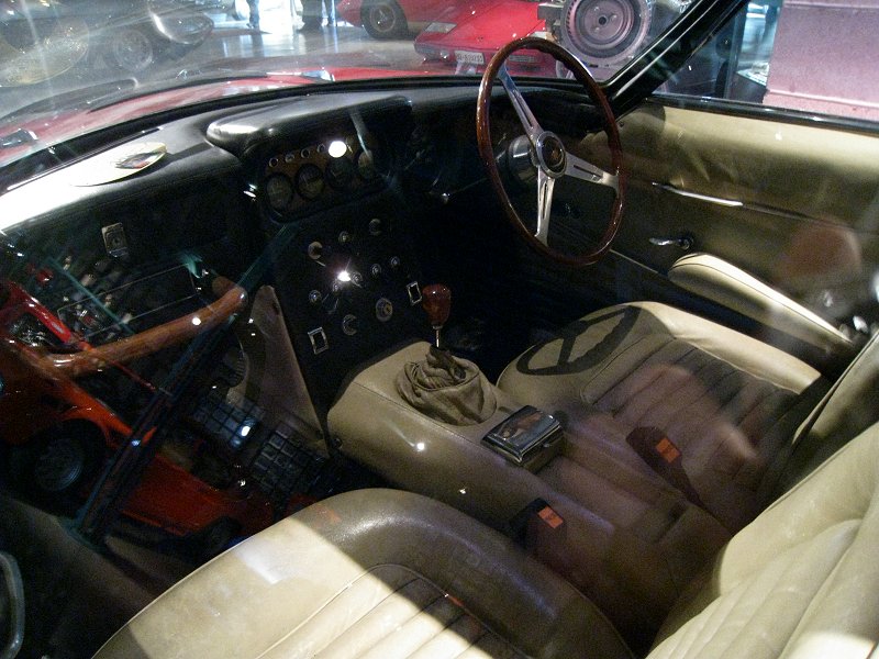 Lamborghini 400 GT 2+2