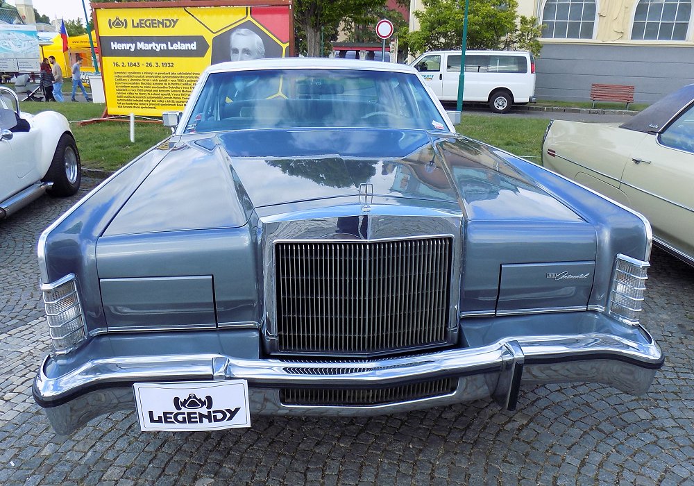 Lincoln Continental Town Car