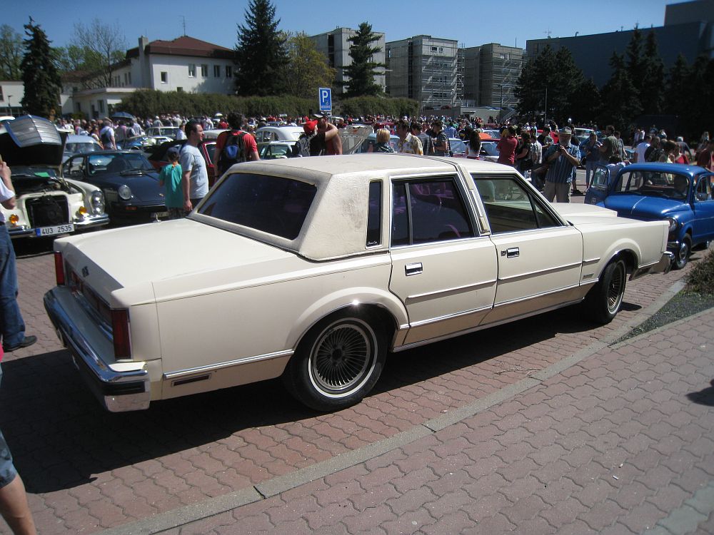 Lincoln Town Car