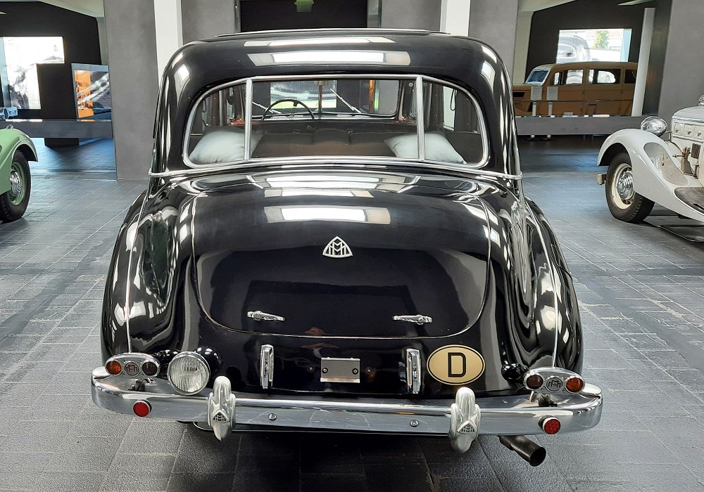 Maybach SW 42 Pullman-Limousine Spohn