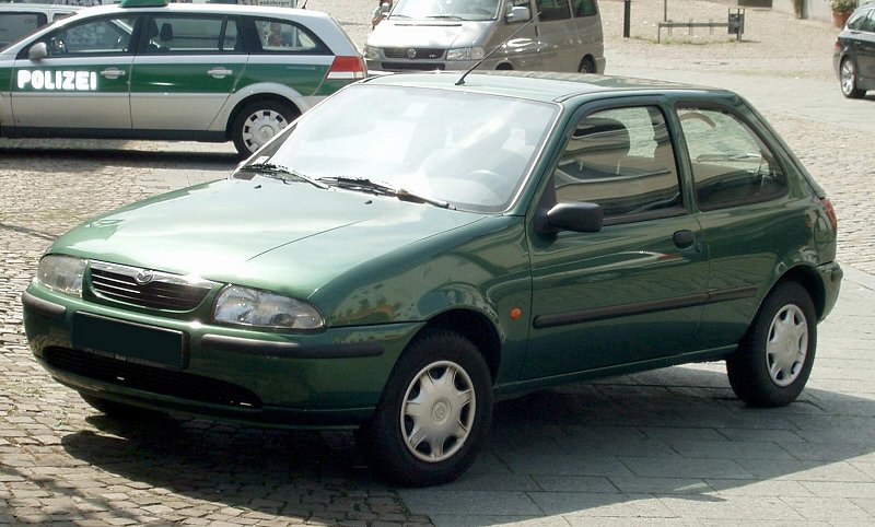 Mazda 121 1.3 16 V Mazda 121 1.3 16 V