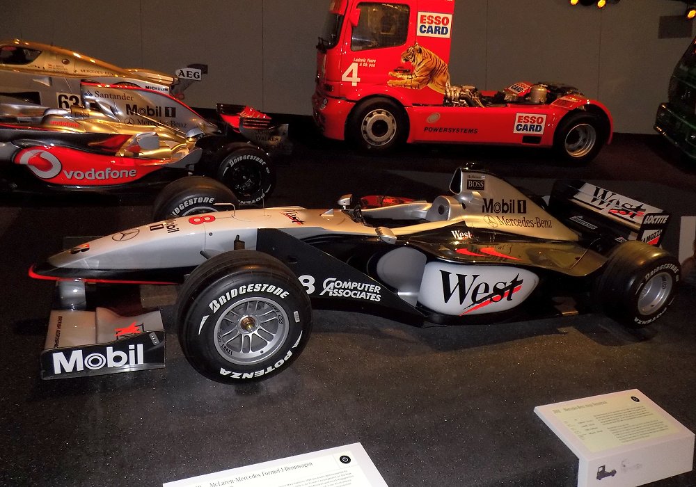 McLaren MP4-13 Mercedes F1 McLaren MP4-13 Mercedes F1