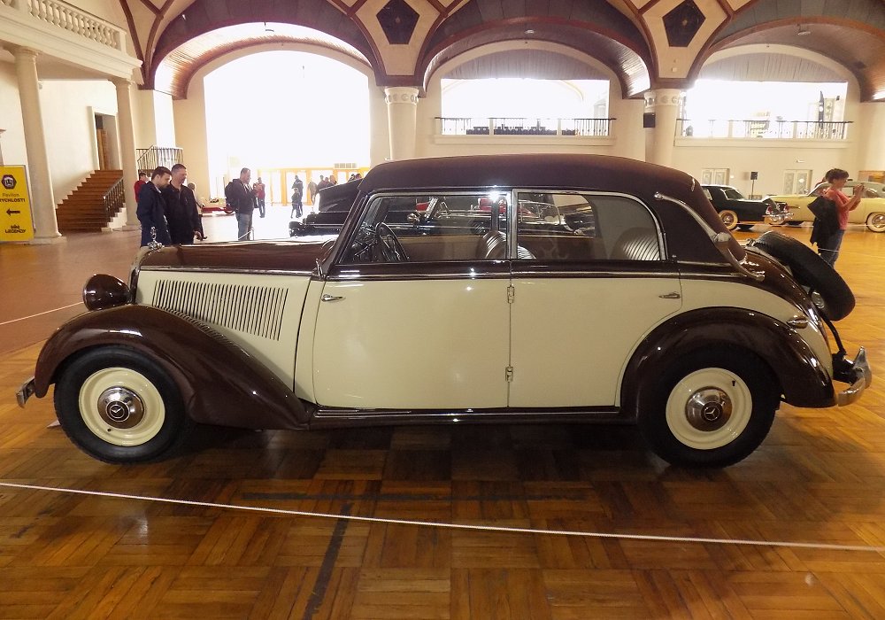 Mercedes-Benz 230 Cabriolet D W153