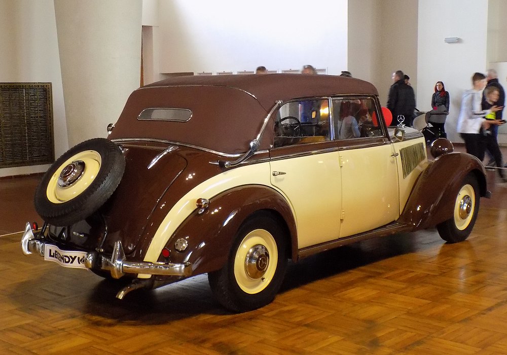 Mercedes-Benz 230 Cabriolet D W153