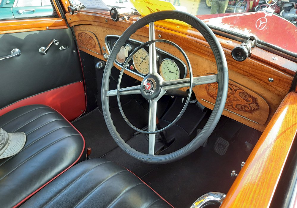 Mercedes-Benz 230 N Limousine